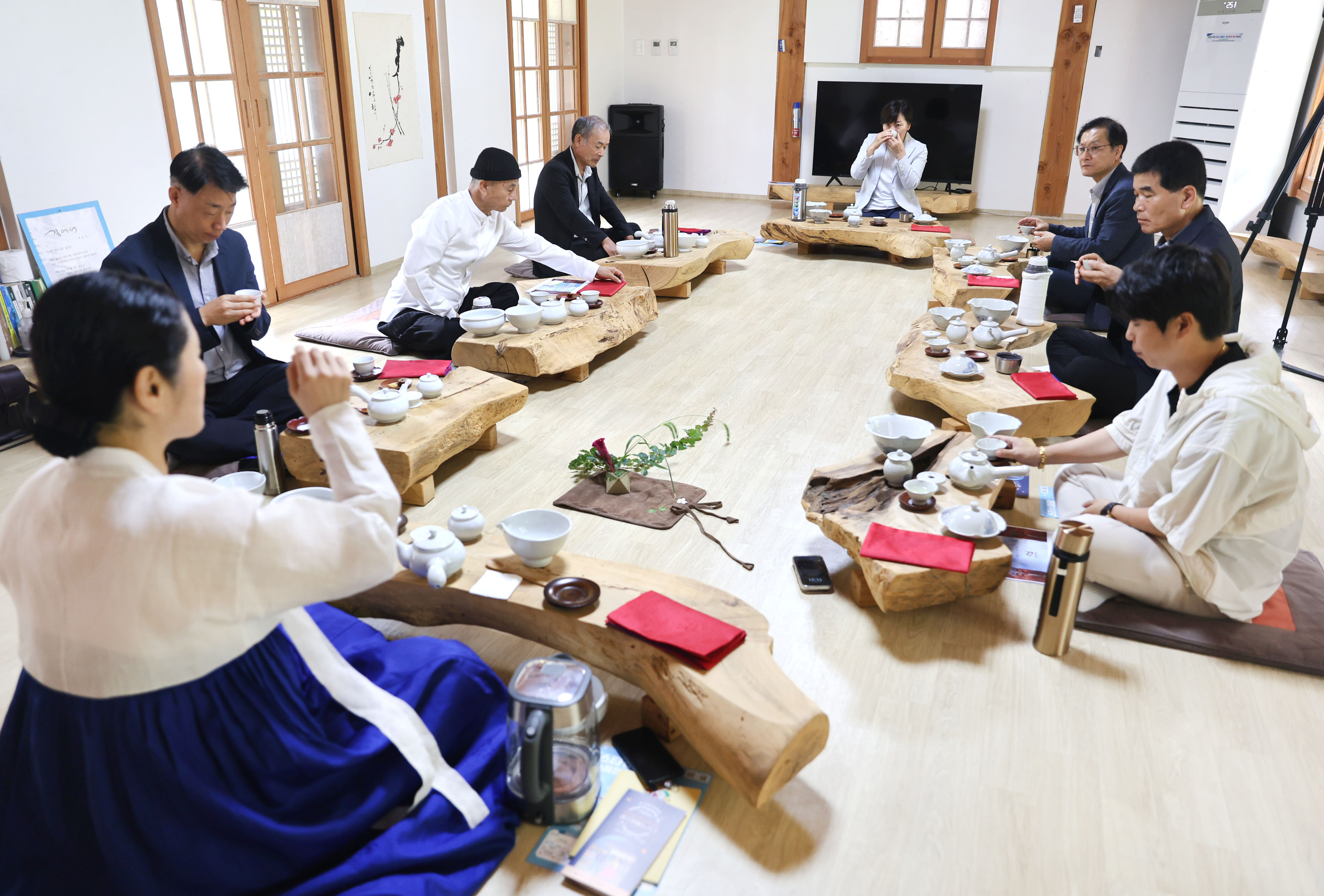 송미령 장관, 전북 완주군 소양면 소재 오성한옥마을(농촌체험휴양마을) 방문