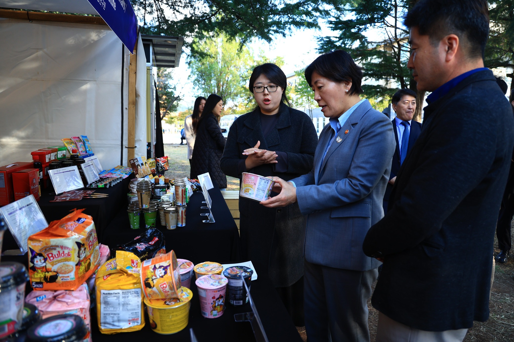 송미령 장관, 2025년 APEC ‘케이(K)-푸드 스테이션’ 방문