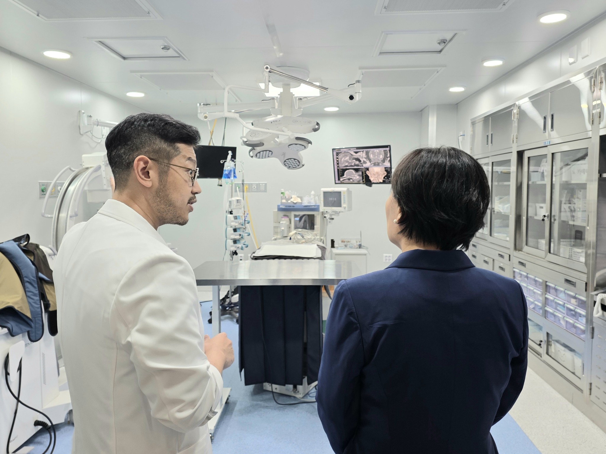 송미령 장관, 동물의료센터 방문