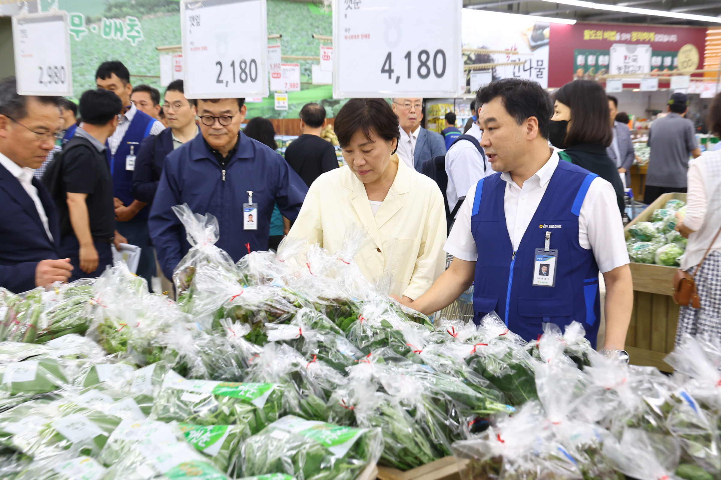 송미령 장관, 휴일에도 쌀값 산지동향 및 물가동향 현장 점검