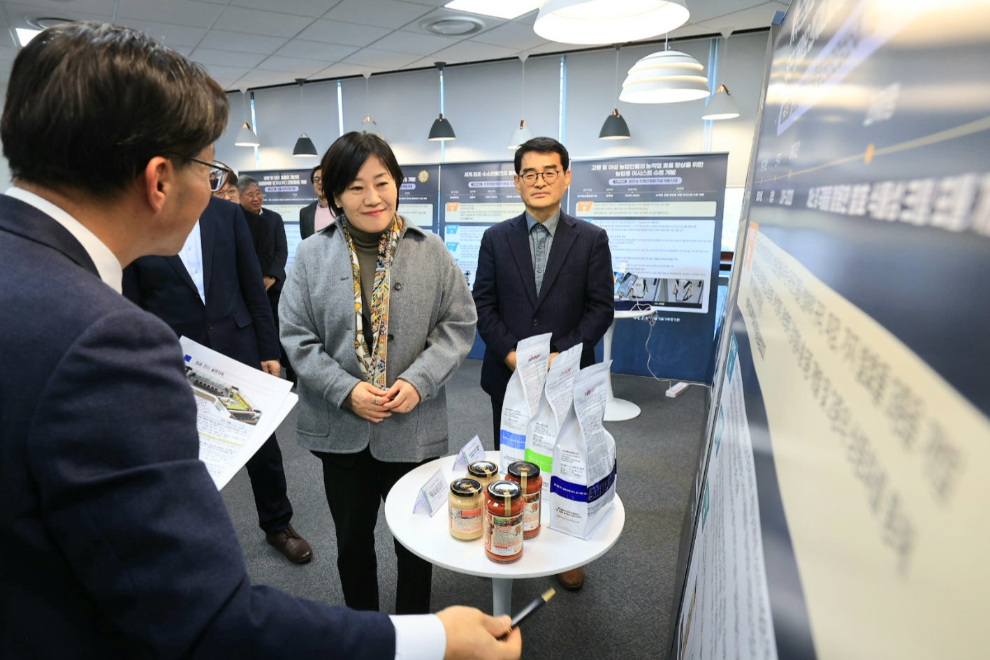 송미령 장관, 농식품 연구개발(R&D) 전문가·학계 간담회 개최