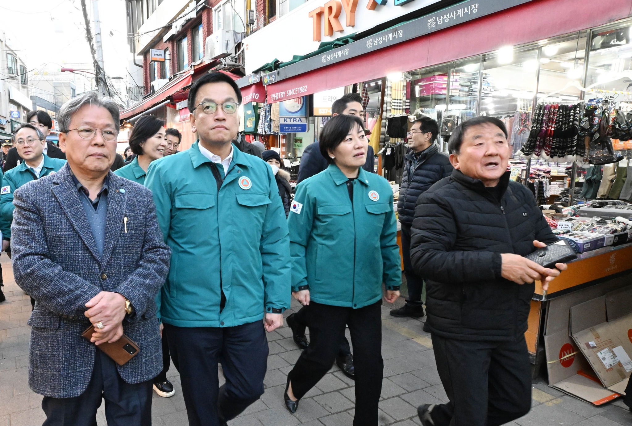 송미령 장관, 설 명절 대비 전통시장 현장방문