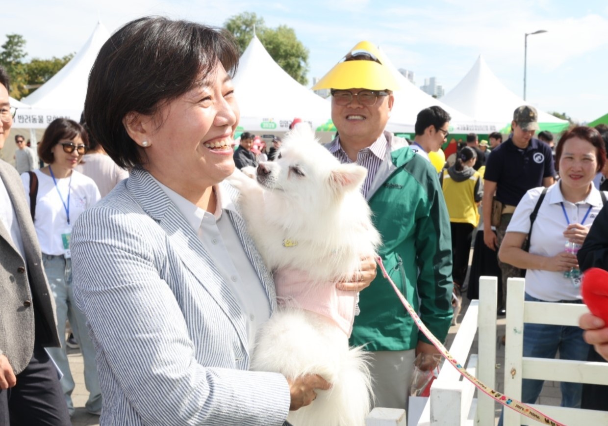 송미령 장관, 반려동물 문화 축제 '가족의 발견(犬)' 행사 참석