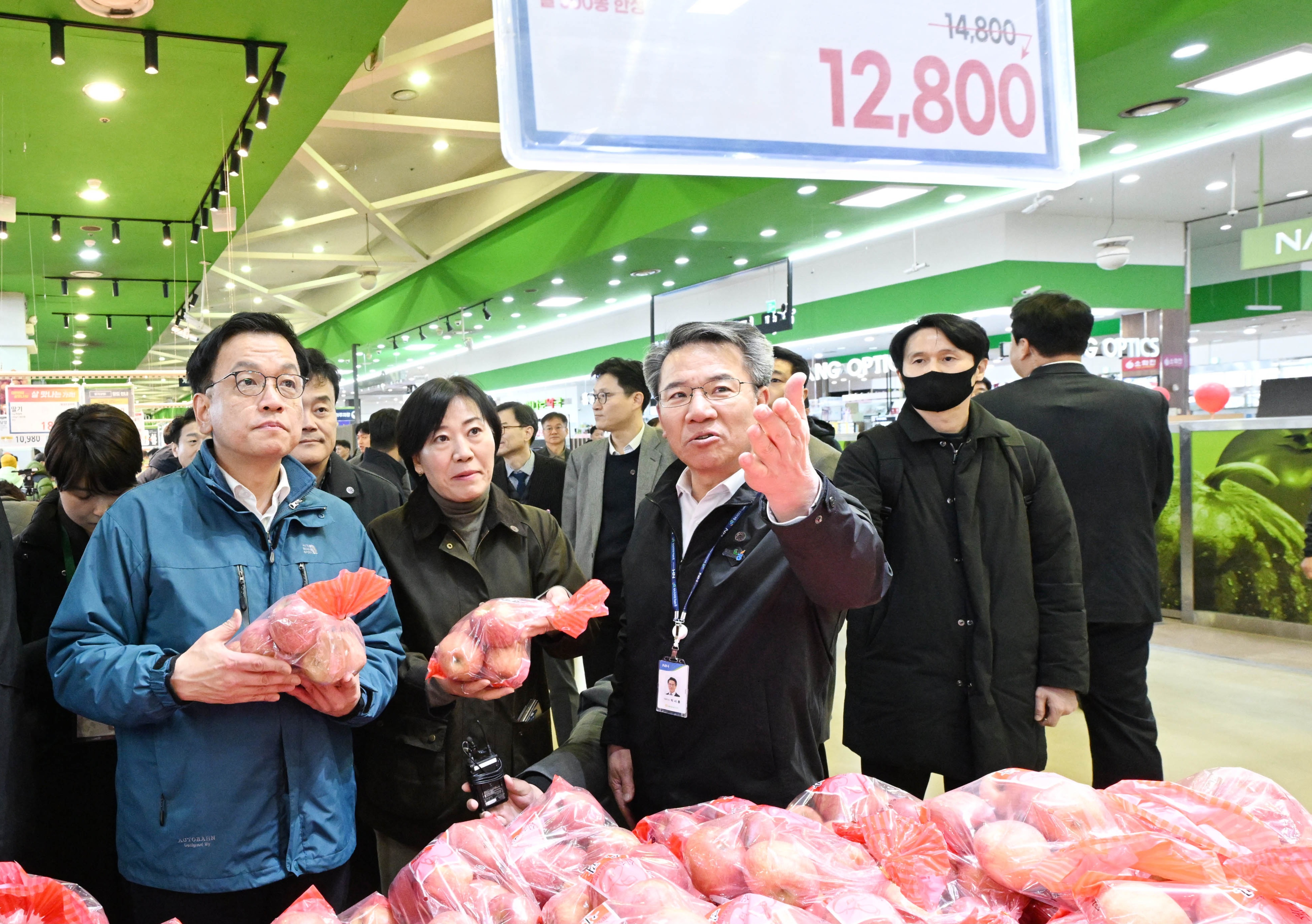 송미령 장관, 하나로마트 방문 및 민생경제점검회의 참석