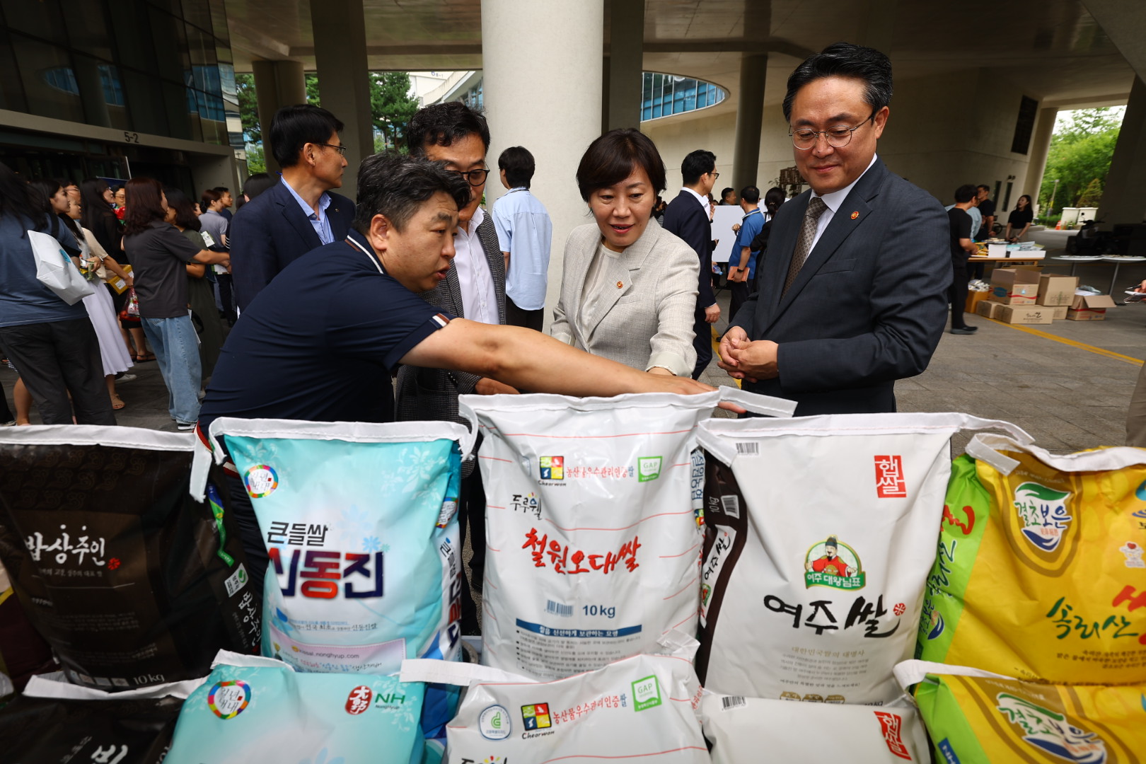 농림축산식품부-해양수산부 장관,  '추석 민생 선물세트 홍보·농수산물 소비촉진 행사' 참석