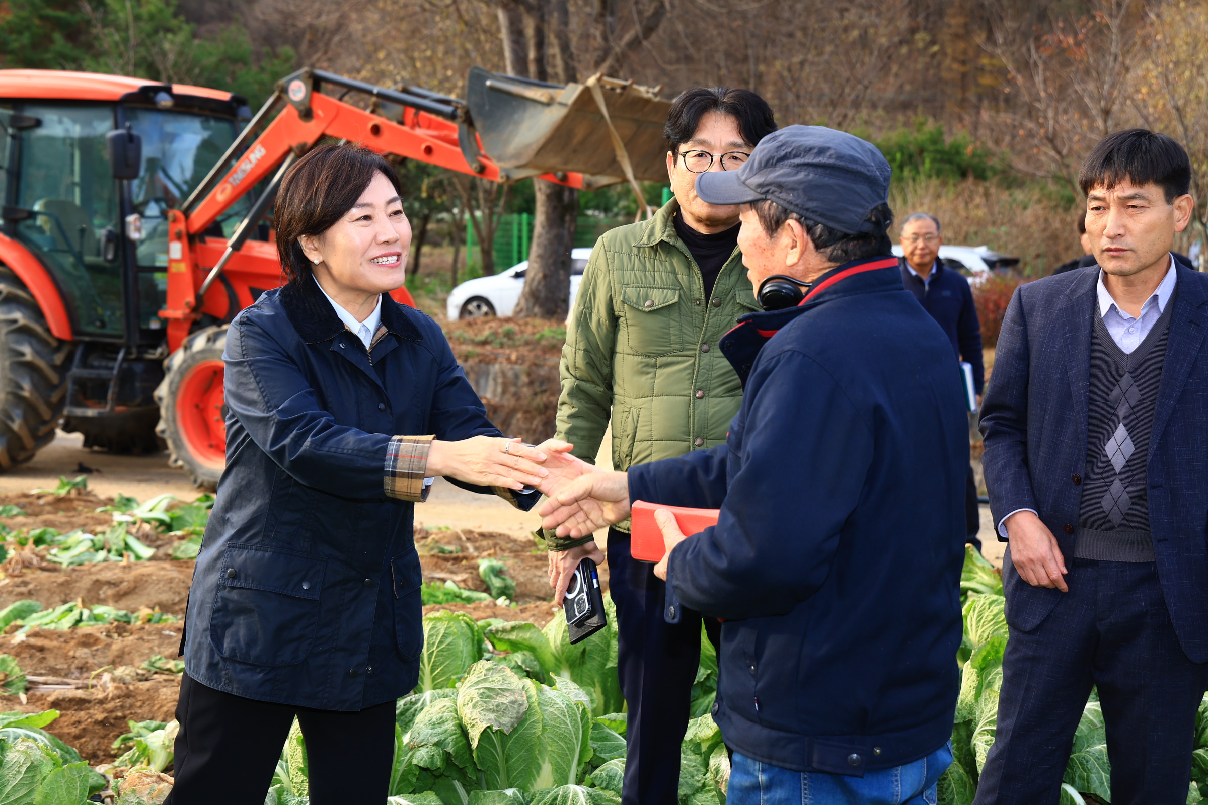 송미령 장관, 충북 괴산군 방문하여 김장배추 생육 및 절임배추 가공 상황 점검