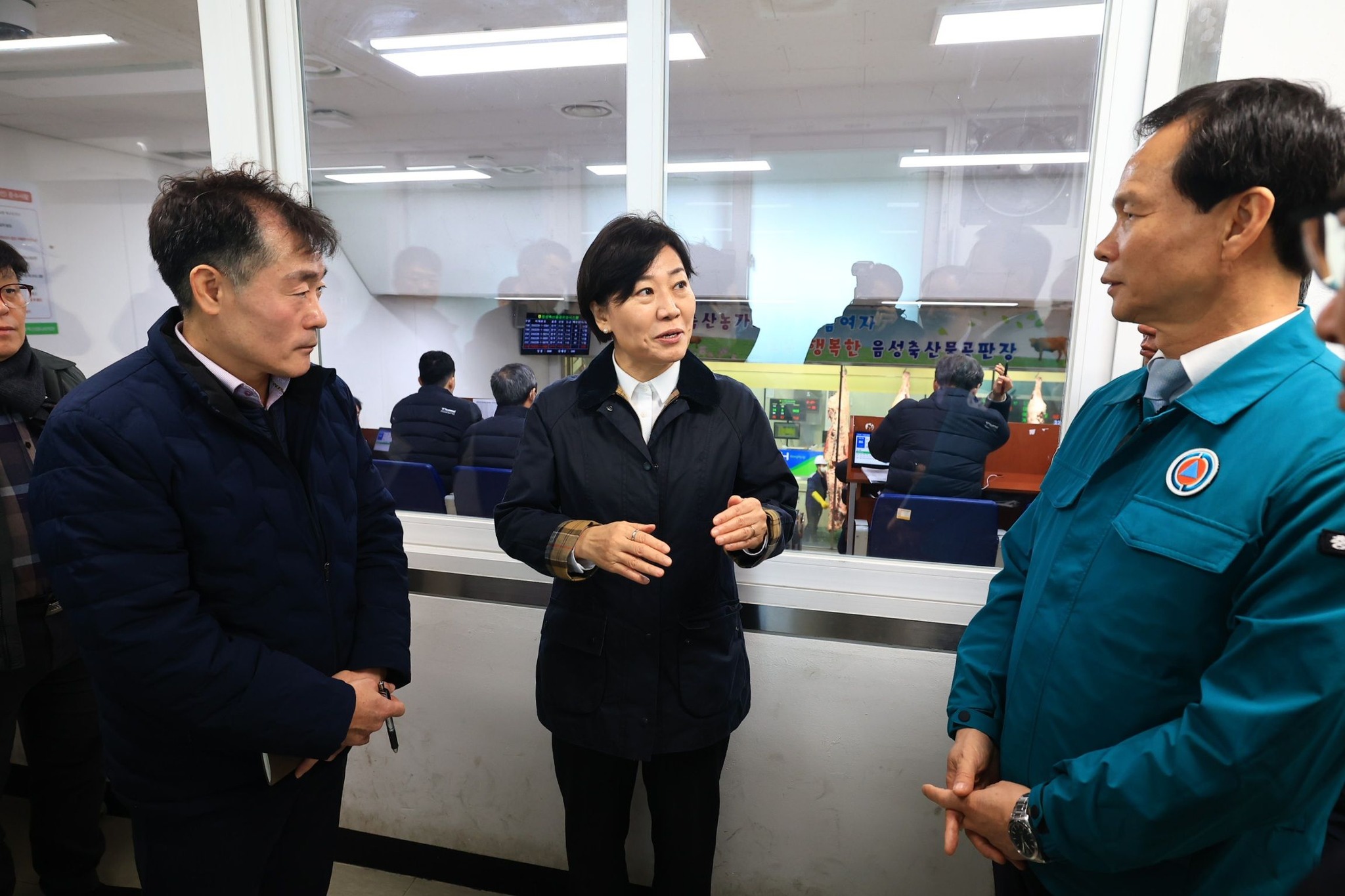 송미령 장관, 충북 소재 축산물공판장 방문