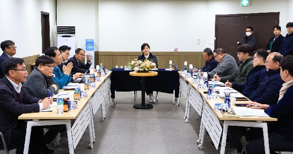송미령 장관, 충북 소재 축산물공판장 방문 THUMBNAIL