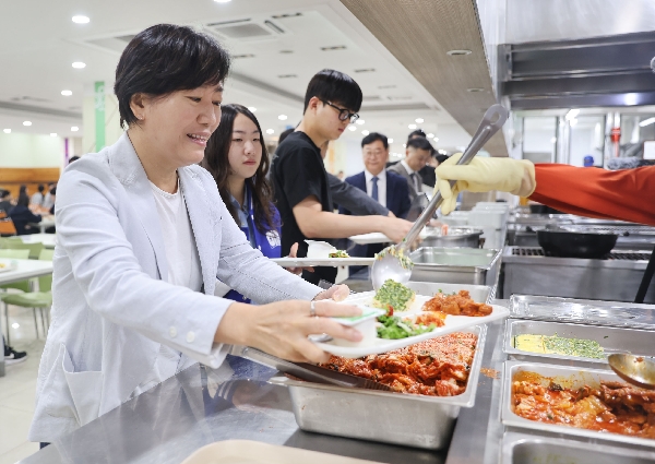 송미령 장관, 전북대학교와 국가식품클러스터 산업단지 정책 현장 방문